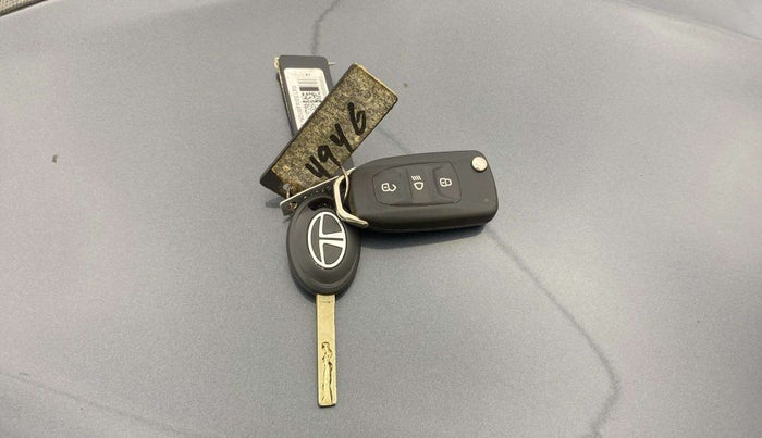 2020 Tata ALTROZ XE PETROL, Petrol, Manual, 30,775 km, Key Close Up