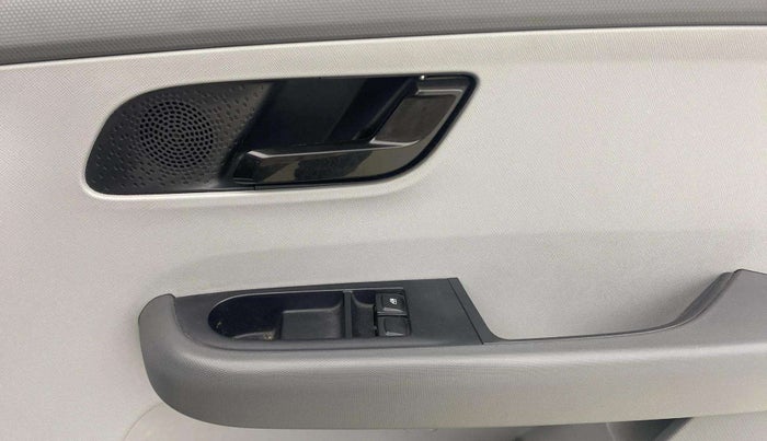 2020 Tata ALTROZ XE PETROL, Petrol, Manual, 30,775 km, Driver Side Door Panels Control
