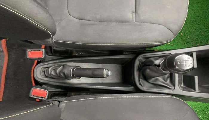 2021 Renault Kwid RXL, Petrol, Manual, 57,878 km, Gear Lever