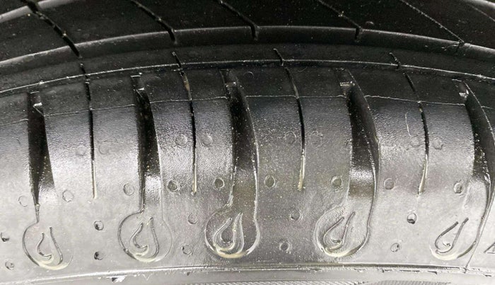 2021 Renault Kwid RXL, Petrol, Manual, 57,878 km, Left Rear Tyre Tread
