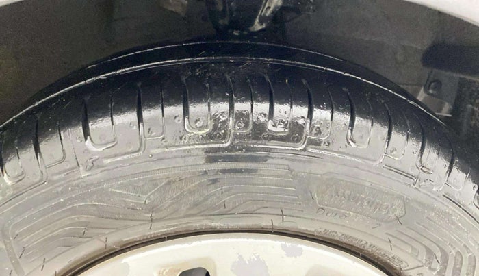 2012 Hyundai i10 MAGNA 1.2, Petrol, Manual, 64,038 km, Right Front Tyre Tread