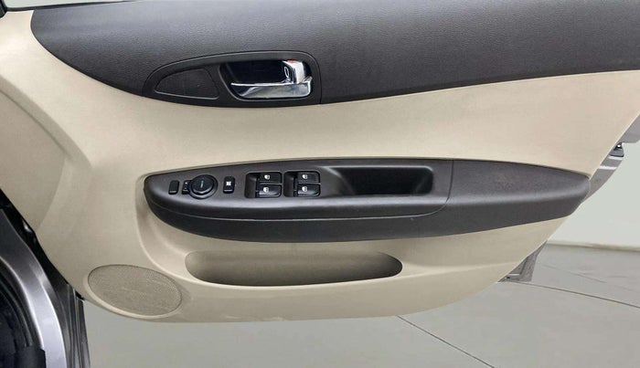 2013 Hyundai i20 SPORTZ 1.2, Petrol, Manual, 82,138 km, Driver Side Door Panels Control