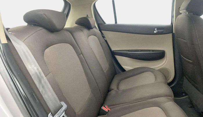 2013 Hyundai i20 SPORTZ 1.2, Petrol, Manual, 82,138 km, Right Side Rear Door Cabin