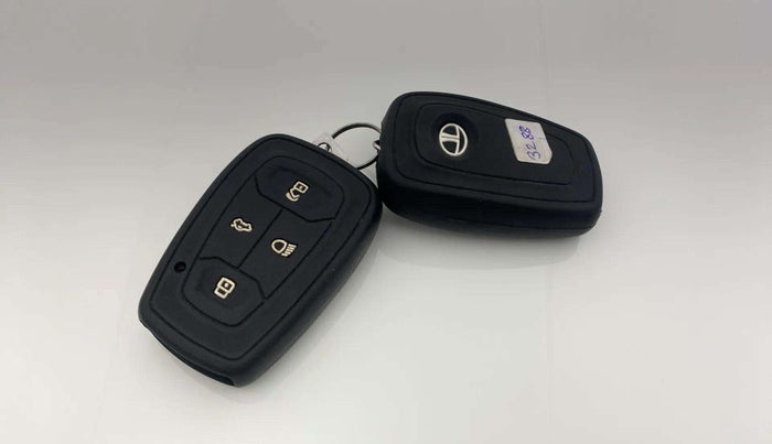 2021 Tata NEXON XZ PLUS (O) PETROL, Petrol, Manual, 52,494 km, Key Close Up