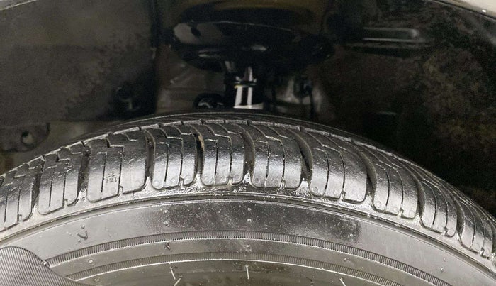 2015 Honda Amaze 1.2L I-VTEC S AT, Petrol, Automatic, 94,171 km, Left Front Tyre Tread
