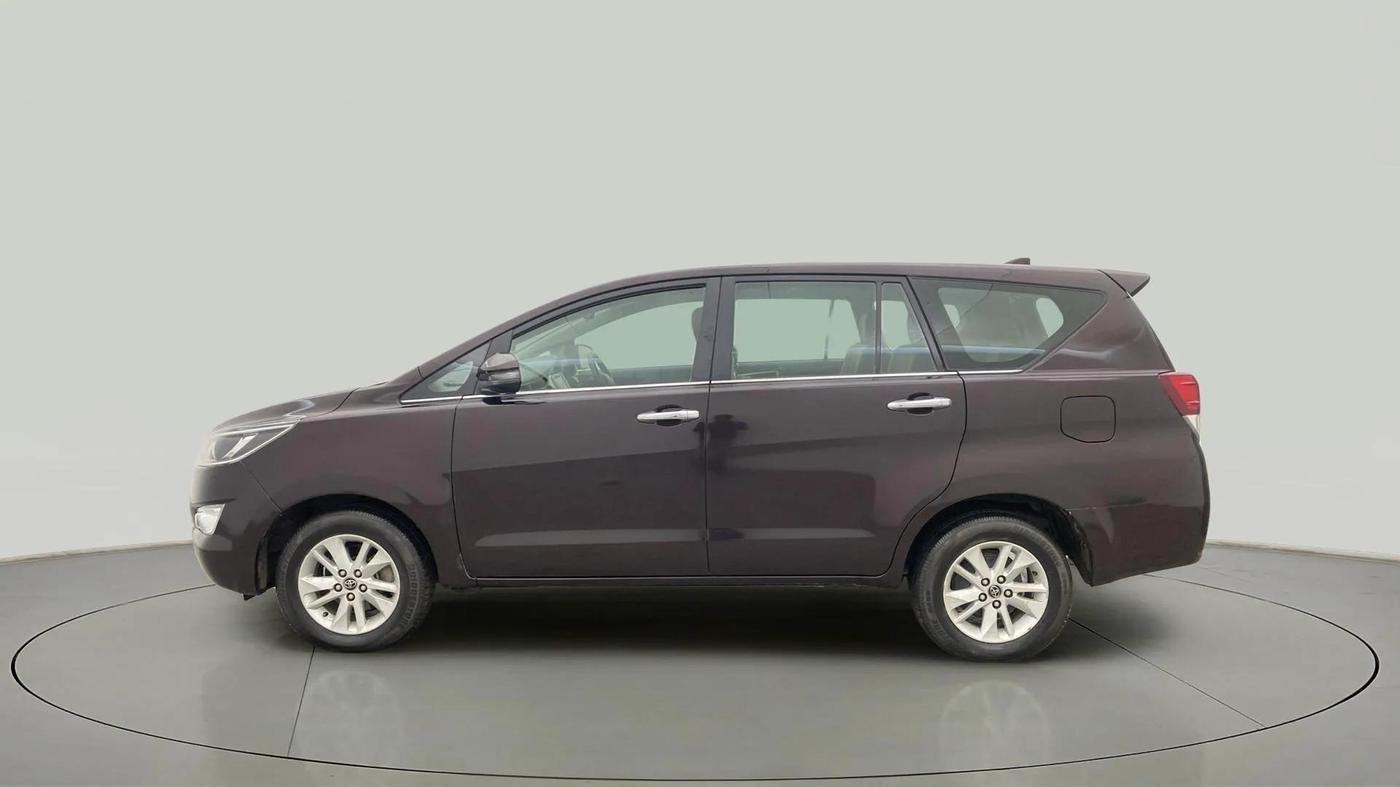 2017 Toyota Innova Crysta 2.4 VX 7 STR, Diesel, Manual, 1,25,031 km, Left Side
