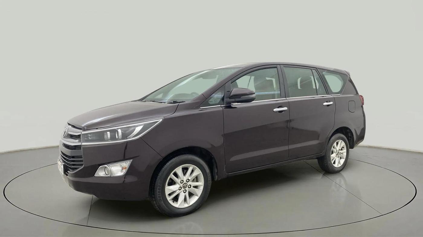 2017 Toyota Innova Crysta 2.4 VX 7 STR, Diesel, Manual, 1,25,031 km, Left Front Diagonal