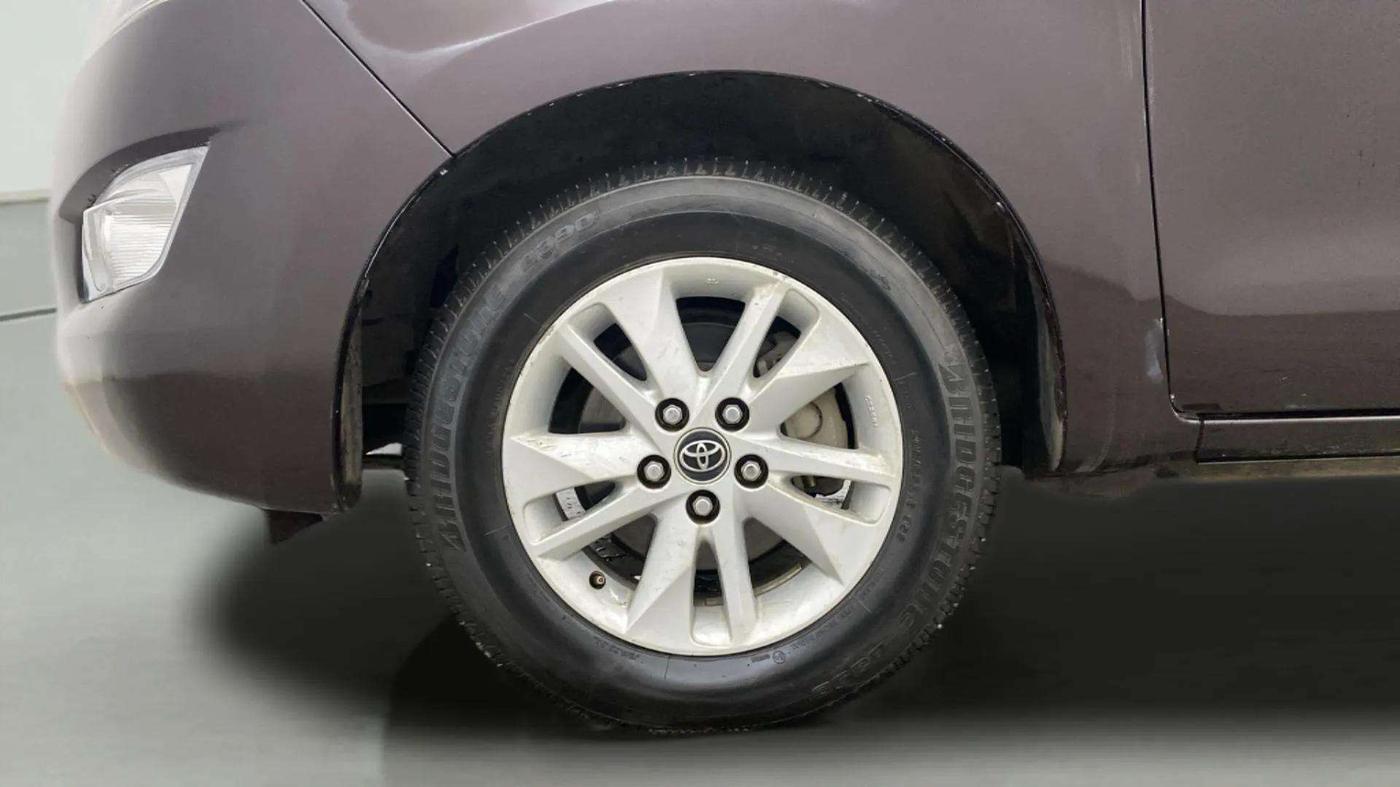 2017 Toyota Innova Crysta 2.4 VX 7 STR, Diesel, Manual, 1,25,031 km, Left Front Wheel
