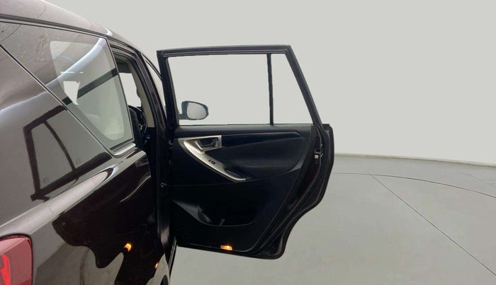 2017 Toyota Innova Crysta 2.4 VX 7 STR, Diesel, Manual, 1,24,923 km, RHS Rear Door