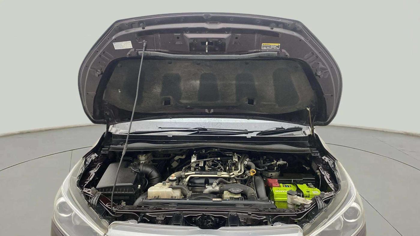 2017 Toyota Innova Crysta 2.4 VX 7 STR, Diesel, Manual, 1,25,031 km, Open Bonet