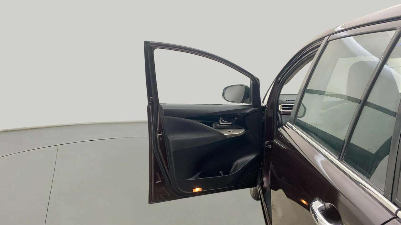 2017 Toyota Innova Crysta 2.4 VX 7 STR, Diesel, Manual, 1,25,031 km, LHS Front Door