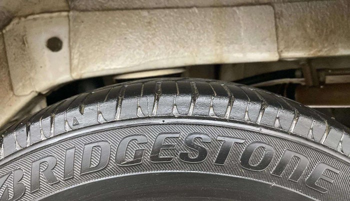 2016 Maruti Alto 800 VXI, Petrol, Manual, 40,728 km, Left Rear Tyre Tread