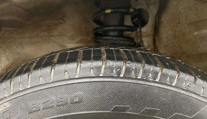 2016 Maruti Alto 800 VXI, Petrol, Manual, 40,728 km, Left Front Tyre Tread