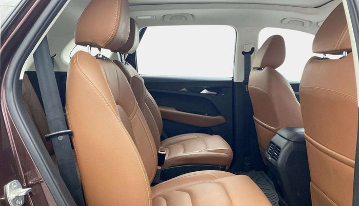 2020 MG HECTOR PLUS SHARP 1.5 PETROL TURBO HYBRID MT 6-STR, Petrol, Manual, 22,048 km, Right Side Rear Door Cabin