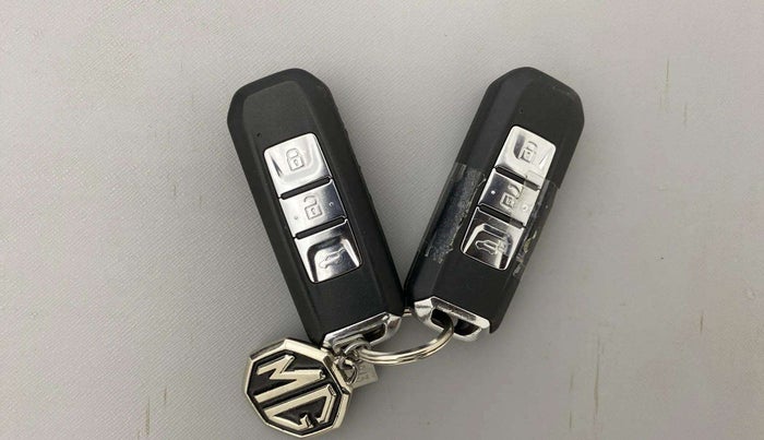 2020 MG HECTOR PLUS SHARP 1.5 PETROL TURBO HYBRID MT 6-STR, Petrol, Manual, 22,048 km, Key Close Up