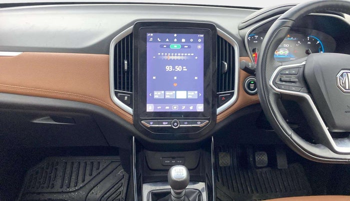 2020 MG HECTOR PLUS SHARP 1.5 PETROL TURBO HYBRID MT 6-STR, Petrol, Manual, 22,048 km, Air Conditioner