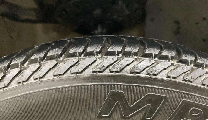 2015 Honda Brio S MT, Petrol, Manual, 65,543 km, Left Rear Tyre Tread