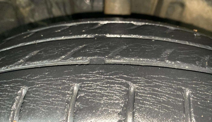 2018 Datsun Redi Go S 1.0 AMT, Petrol, Automatic, 33,109 km, Right Front Tyre Tread