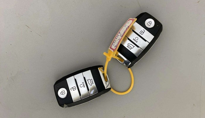 2021 KIA SONET HTX 1.0 IMT, Petrol, Manual, 20,744 km, Key Close Up