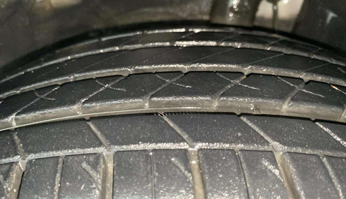 2021 KIA SONET HTX 1.0 IMT, Petrol, Manual, 20,744 km, Right Front Tyre Tread