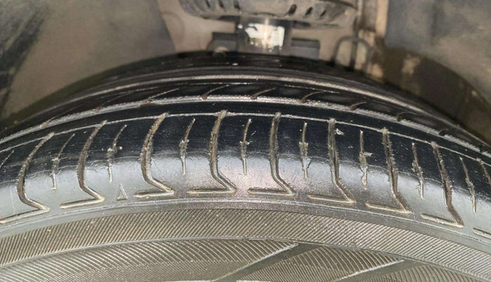 2017 Skoda Rapid STYLE 1.5 TDI AT, Diesel, Automatic, 80,128 km, Left Front Tyre Tread