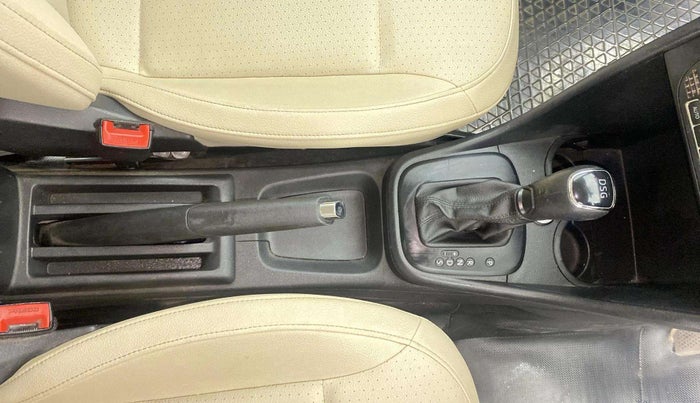 2017 Skoda Rapid STYLE 1.5 TDI AT, Diesel, Automatic, 80,128 km, Gear Lever