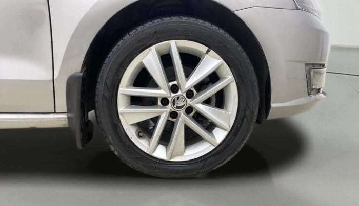 2017 Skoda Rapid STYLE 1.5 TDI AT, Diesel, Automatic, 80,128 km, Right Front Wheel