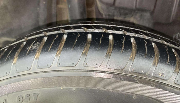2018 Maruti Swift VXI AMT, Petrol, Automatic, 20,169 km, Right Rear Tyre Tread