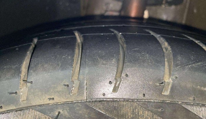 2020 Maruti Dzire ZXI AMT, Petrol, Automatic, 42,070 km, Left Front Tyre Tread