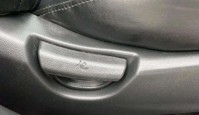 2018 Hyundai Xcent S 1.2, Petrol, Manual, 33,629 km, Driver Side Adjustment Panel