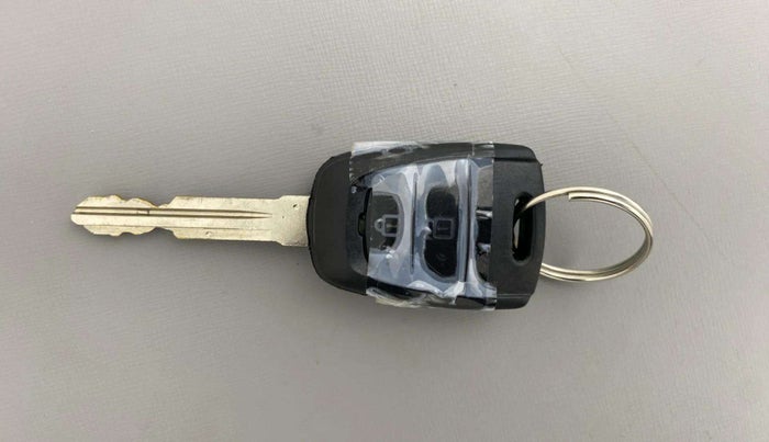2018 Hyundai Grand i10 SPORTZ 1.2 KAPPA VTVT DUAL TONE, Petrol, Manual, 78,693 km, Key Close Up
