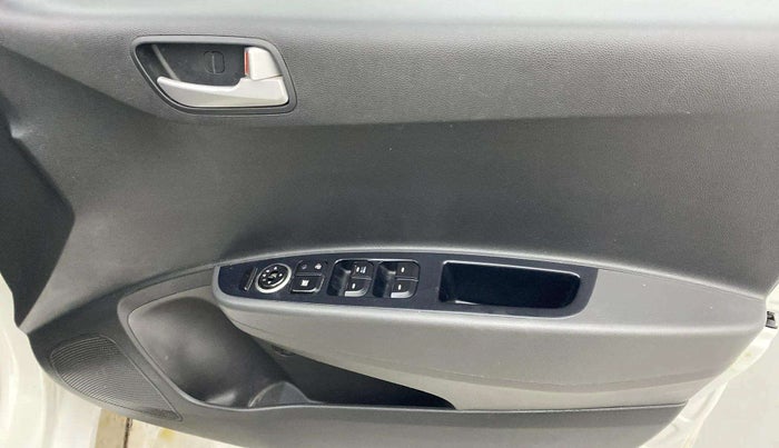 2018 Hyundai Grand i10 SPORTZ 1.2 KAPPA VTVT DUAL TONE, Petrol, Manual, 78,693 km, Driver Side Door Panels Control