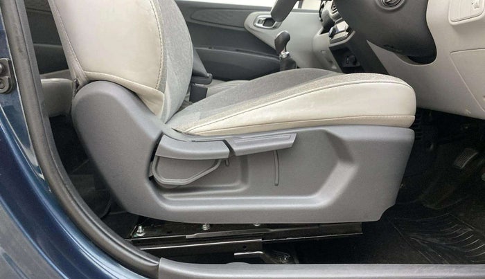2021 Hyundai GRAND I10 NIOS SPORTZ 1.2 KAPPA VTVT, Petrol, Manual, 84,501 km, Driver Side Adjustment Panel