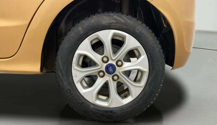 2015 Ford New Figo TITANIUM 1.2 PETROL MT, Petrol, Manual, 49,829 km, Left Rear Wheel