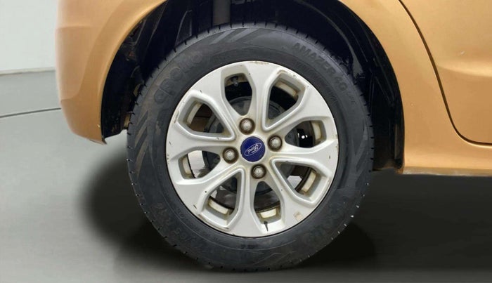 2015 Ford New Figo TITANIUM 1.2 PETROL MT, Petrol, Manual, 49,829 km, Right Rear Wheel