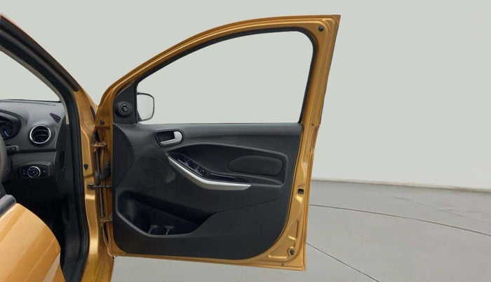 2015 Ford New Figo TITANIUM 1.2 PETROL MT, Petrol, Manual, 49,829 km, RHS Front Door