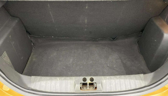 2015 Ford New Figo TITANIUM 1.2 PETROL MT, Petrol, Manual, 49,829 km, Boot Inside