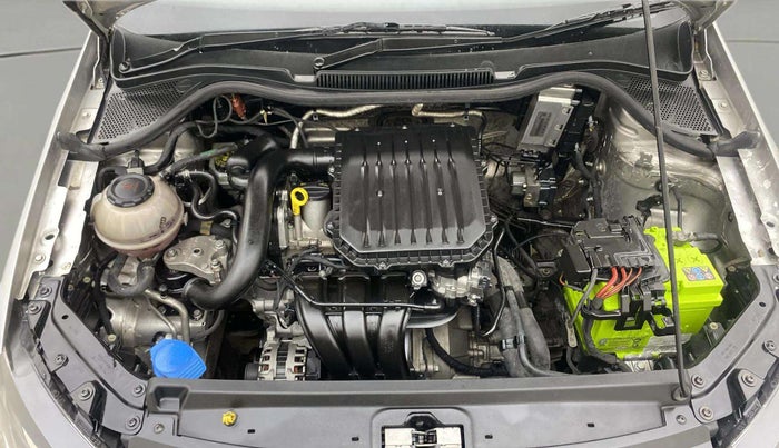 2018 Volkswagen Polo HIGHLINE 1.0L, Petrol, Manual, 79,947 km, Engine View