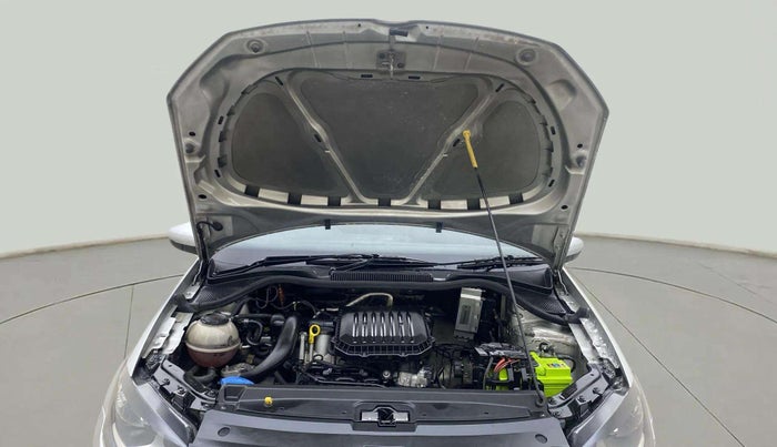 2018 Volkswagen Polo HIGHLINE 1.0L, Petrol, Manual, 79,947 km, Open Bonet