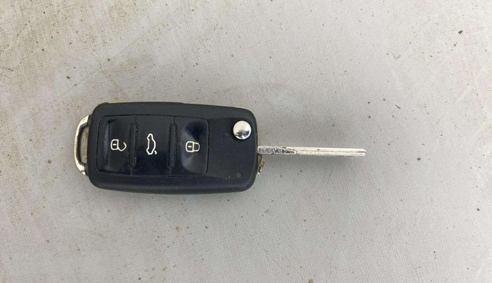 2018 Volkswagen Polo HIGHLINE 1.0L, Petrol, Manual, 79,947 km, Key Close Up