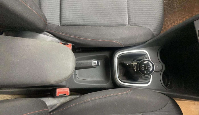 2018 Volkswagen Polo HIGHLINE 1.0L, Petrol, Manual, 79,947 km, Gear Lever