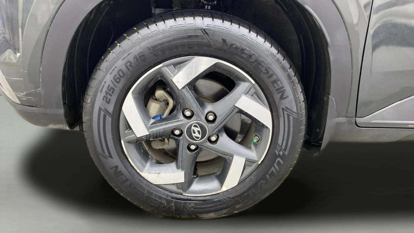 2021 Hyundai VENUE S+ 1.2, Petrol, Manual, 39,964 km, Left Front Wheel