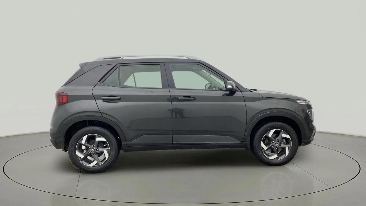 2021 Hyundai VENUE S+ 1.2, Petrol, Manual, 39,964 km, Right Side View