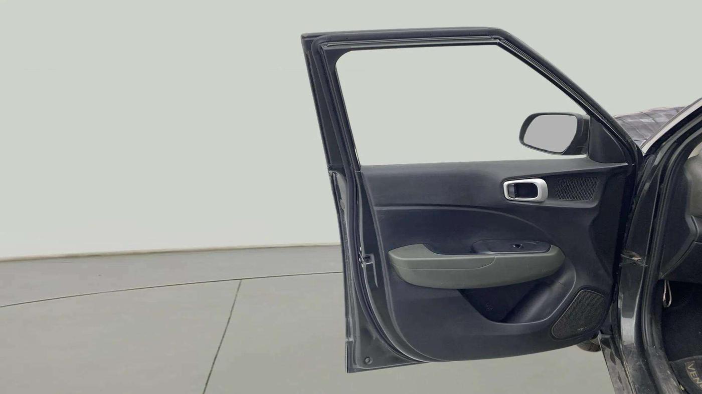 2021 Hyundai VENUE S+ 1.2, Petrol, Manual, 39,964 km, LHS Front Door