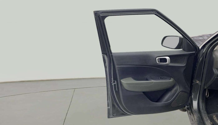 2021 Hyundai VENUE S+ 1.2, Petrol, Manual, 39,765 km, LHS Front Door