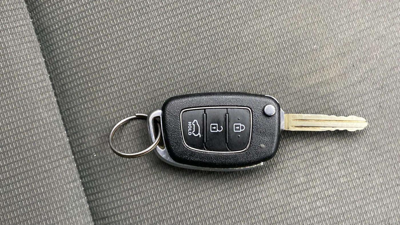 2021 Hyundai VENUE S+ 1.2, Petrol, Manual, 39,964 km, Key Close Up