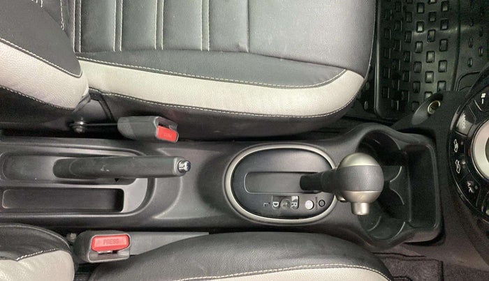 2017 Nissan Micra XV CVT, Petrol, Automatic, 28,116 km, Gear Lever
