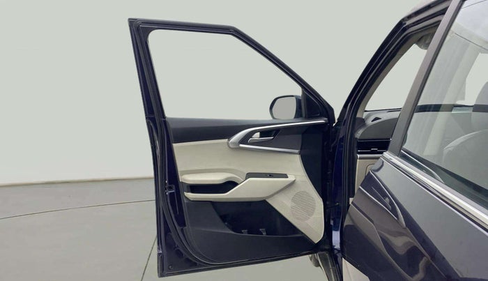 2023 KIA CARENS PRESTIGE PLUS 1.4 PETROL DCT 7 STR, Petrol, Automatic, 26,127 km, LHS Front Door