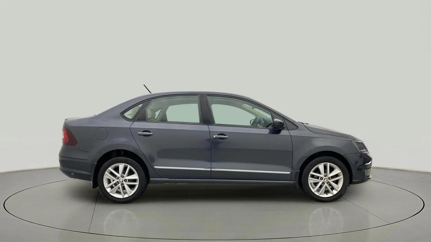 2019 Skoda Rapid STYLE 1.6 MPI AT, Petrol, Automatic, 69,671 km, Right Side View