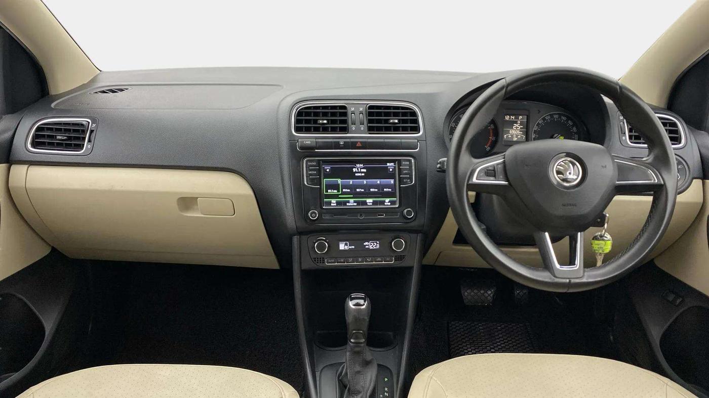 2019 Skoda Rapid STYLE 1.6 MPI AT, Petrol, Automatic, 69,671 km, Dashboard